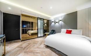 Incheon Li Un - Bed - 4