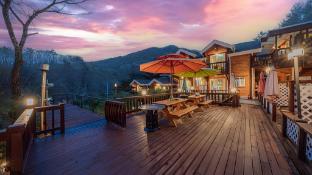 Healing Wood Pension photo