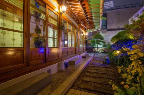 Ddlanchae Hanok Stay - Main House photo 2