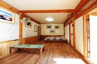 Reed House Hanok Pension photo 3