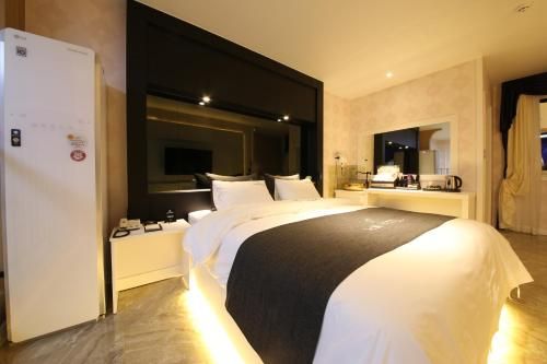 Noble Muintel main photo