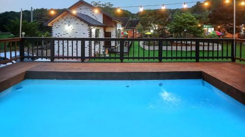 Taean Anmyeondo Lake and Sea Village Pension photo 3