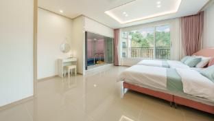 Gapyeong Reflex Pool Villa Pension photo 3