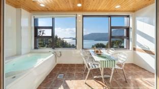 Geoje Marine Castle Spa Pension photo 2