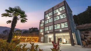 Geoje Marine Castle Spa Pension photo 3