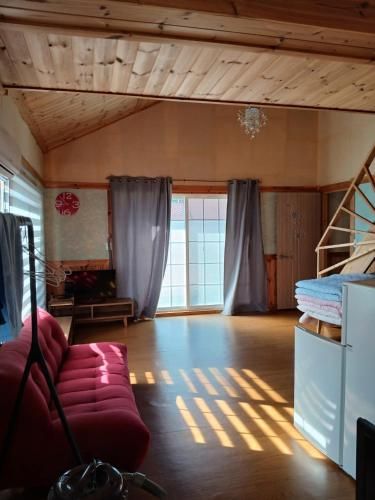 Rainbow Pension photo 2