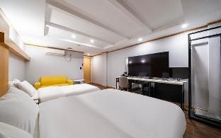 Suwon Yeongtong 1ga main photo