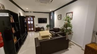 BG Travellers Hostel - Facilities - 1