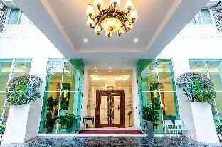 Wedgewood Residences - Entrance - 1