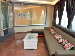 GoldCity Hotel photo 2