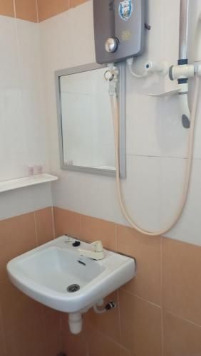Straits Settlement Inn - Bathroom - 3
