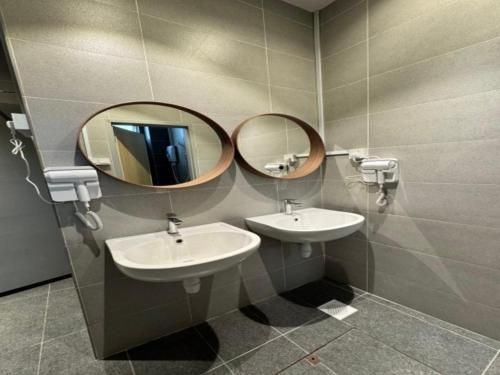 Havona Capsule Hotel @ CIQ - Self Check In photo 2