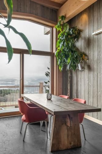 Øyna Kulturlandskapshotell - Surrounding environment - 2