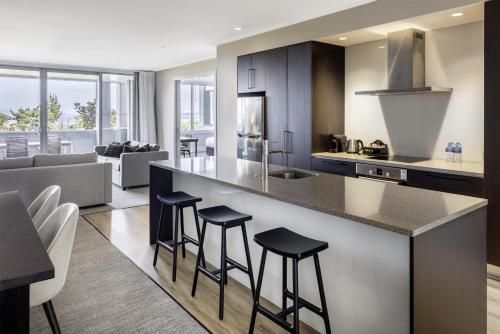 Hilton Lake Taupo - Kitchen