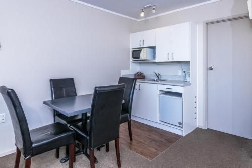 Twin Peaks Lakeside Inn photo 5