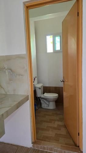 Eagle's Nest Inn - Bathroom - 3