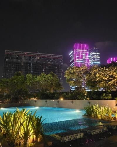 Staycations Up Above 13 at BGC photo 3