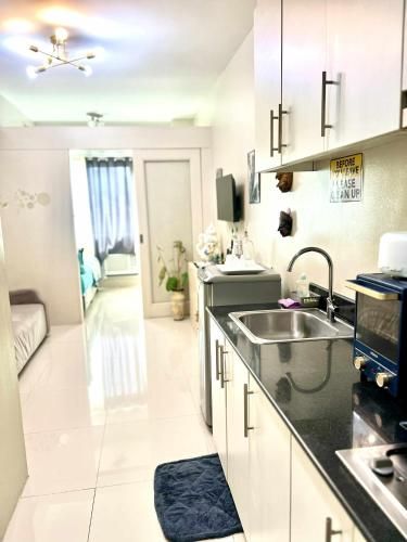 V&G era staycation main photo