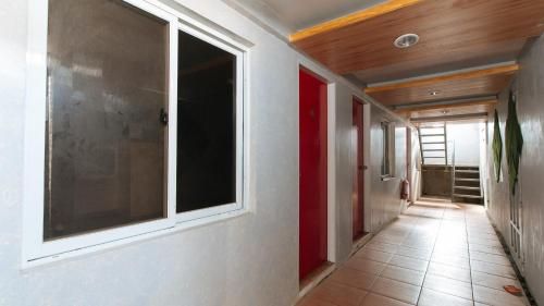 RedDoorz near Christ the King Medical Center - Floor plans - 1