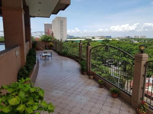 Hospital ng Manila front delux le mirage de malate photo 3