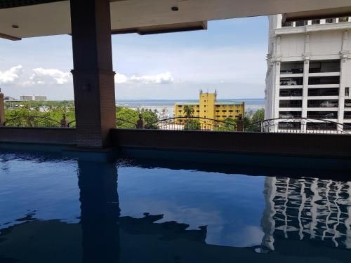 Hospital ng Manila front delux le mirage de malate main photo