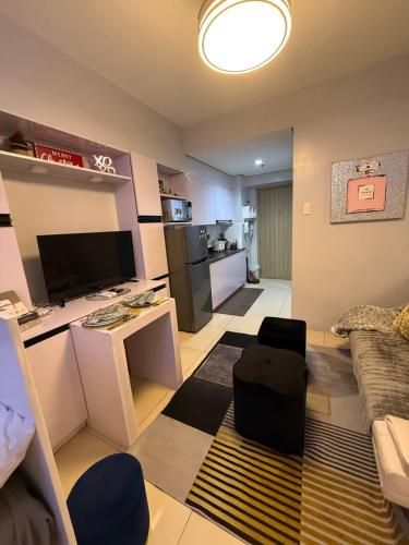 Spectacular Manila View 1 Bedroom Condo Prime Location near PICC, MOA,DFA,World Trade Center main photo