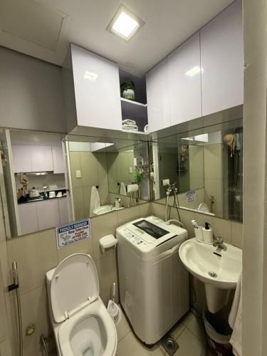 Spectacular Manila View 1 Bedroom Condo Prime Location near PICC, MOA,DFA,World Trade Center photo 2