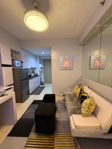 Spectacular Manila View 1 Bedroom Condo Prime Location near PICC, MOA,DFA,World Trade Center photo 5