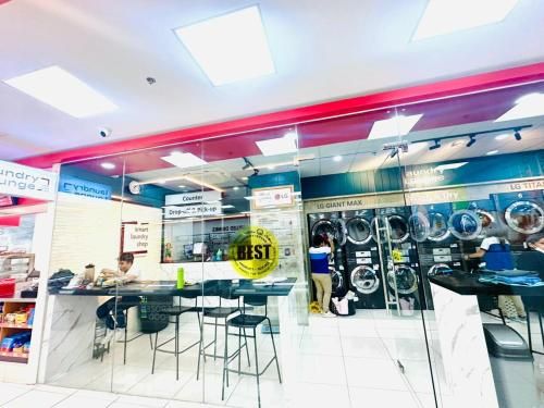 Coast Residences - 2 Bedroom with Balcony facing Mall of Asia, Manila Bay & Pool View photo 2