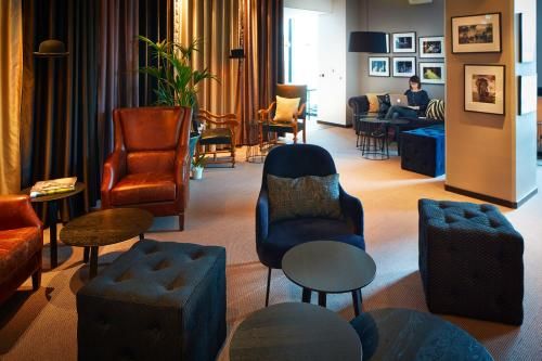 Best Western Plus Hotel Plaza - Shared lounge/TV area - 4