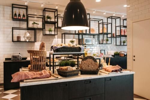 Best Western Plus Hotel Plaza - Food and beverages - 3