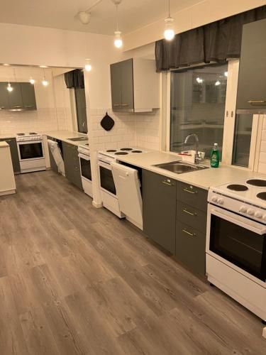 Noah Longstay - Kitchen - 3