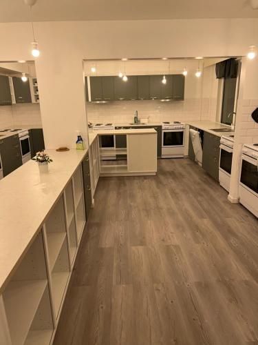 Noah Longstay - Kitchen - 1