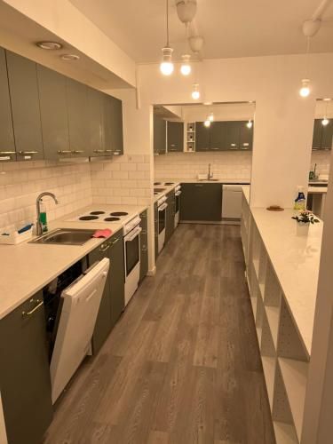 Noah Longstay - Kitchen - 2