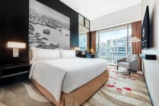 The Robertson House by The Crest Collection - Bed - 1