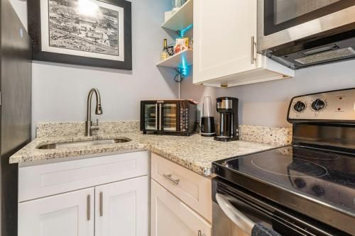 Private 1 Bed 1 Bath Orlando Oasis Shopping and Parks Nearby - Facilities - 4