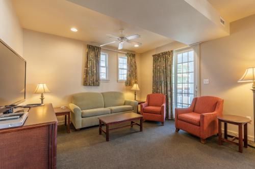 Ebb Tide Suites main photo